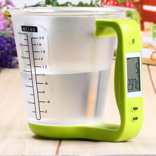 Green digital LCD measuring cup scale with mL/oz measuring marks and LCD